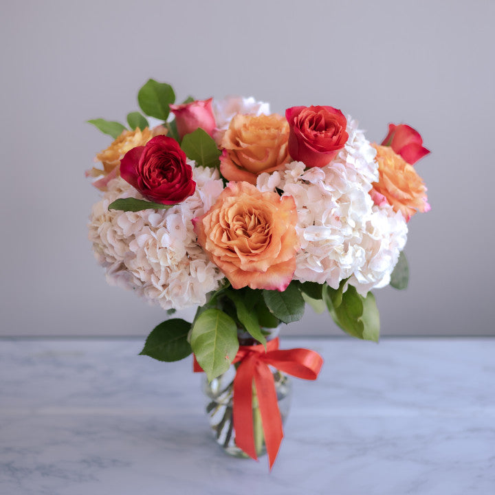 Spark of Gentleness in a Vase – Luna Flowers Chicago