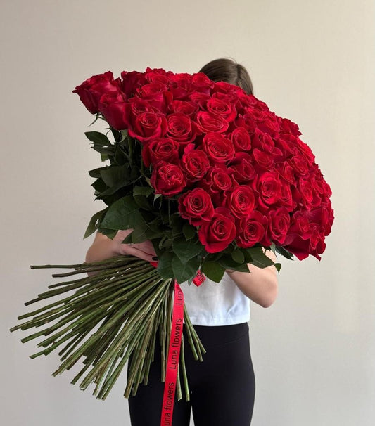 101 Red Roses (70 cm / 28 inches)