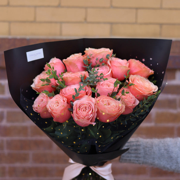 One Dozen Kahala Roses Bouquet